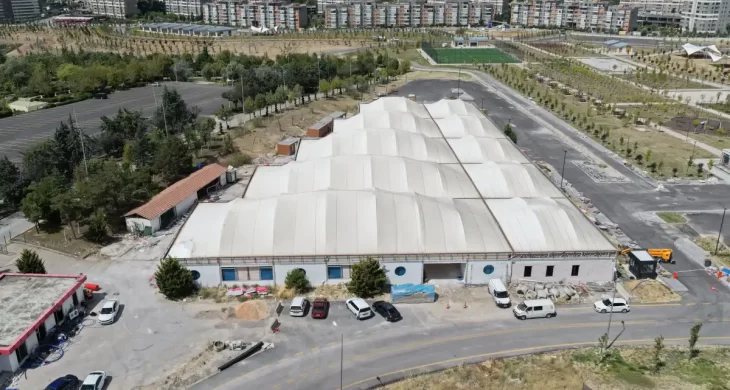 Göksu Parkı’ndaki kapalı pazar alanı yenileniyor