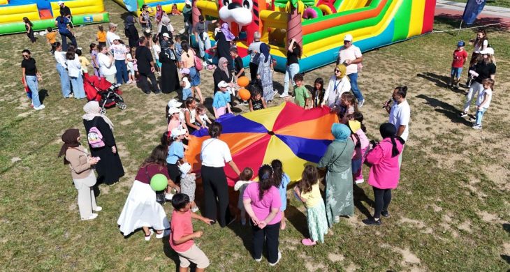 Gölcük Millet Bahçesi çocuk kahkahalarıyla şenlendi