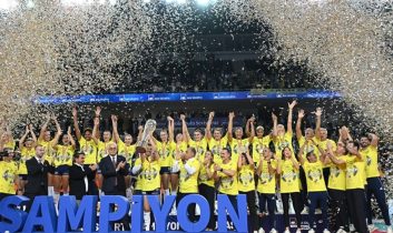 Bakan Bak’tan Fenerbahçe Medicana’ya tebrik mesajı