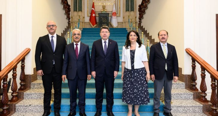 Adalet Bakanı Tunç, DEM parti heyetiyle görüştü
