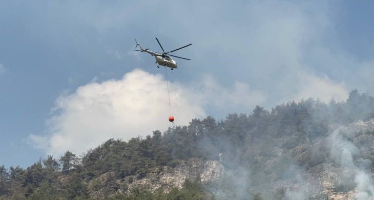 Karabük’te orman yangını rüzgârla yeniden şiddetlendi