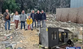 Antakya’daki harf kitap ve sohbet evi, parkta yapılan çalışmalar kapsamında yıkıldı