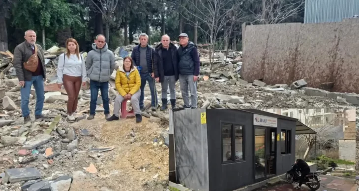 Antakya’daki harf kitap ve sohbet evi, parkta yapılan çalışmalar kapsamında yıkıldı