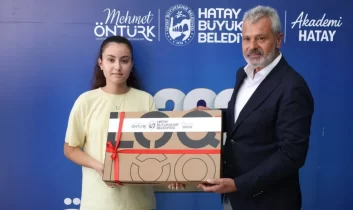 Hatay Büyükşehir Belediyesinden eğitime 3 aşamalı destek