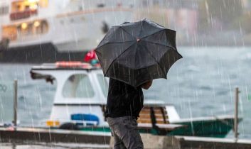 Hafta sonu sıcak ve yer yer yağışlı geçecek