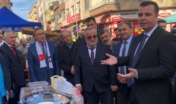 Beşikdüzü Müftülüğü Hayır Kermesi düzenledi