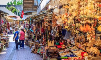 Turistlerden hediyelik eşyaya rekor harcama: 1 milyar doları aştı