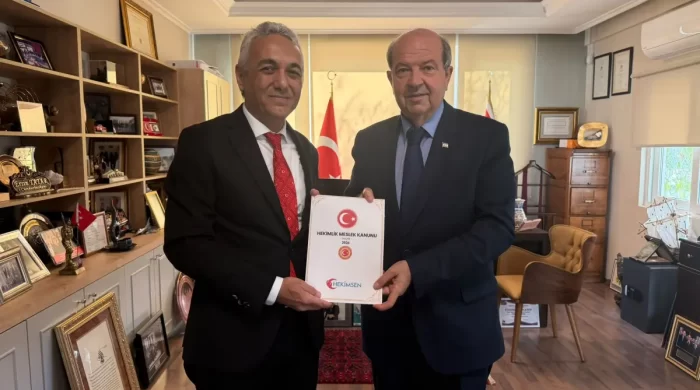 HEKİMSEN Genel Başkanı Adil Kurban, KKTC 5. Cumhurbaşkanı Ersin Tatar’ı ziyaret etti