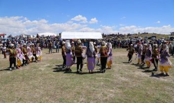 Çalmadık Kapı ve Girmedik Gönül Bırakmayacağız