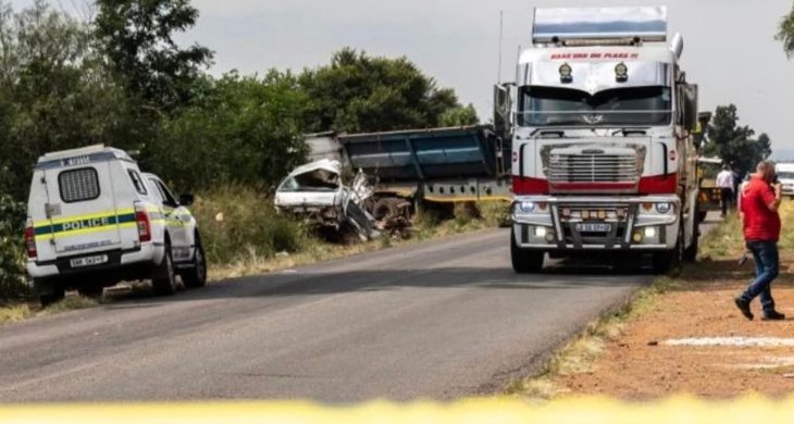 Güney Afrika’da okul servisi ile kamyon çarpıştı: 14 öğrenci hayatını kaybetti