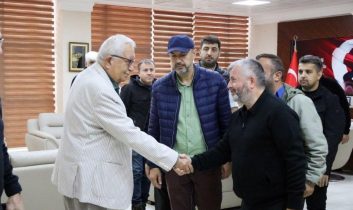 Belediye Başkanı Un Pazarı esnafıyla buluştu