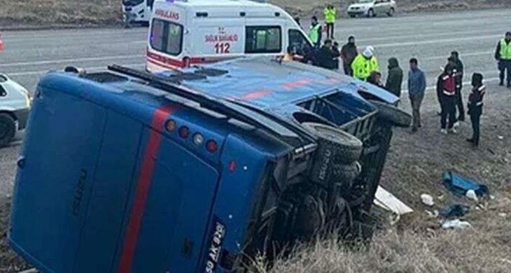 Kağıthane’de cezaevi nakil aracı devrildi: 19 yaralı