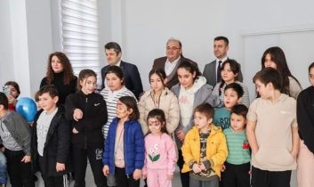 Başkan Parlak’tan çocuklara yarıyıl sürprizi