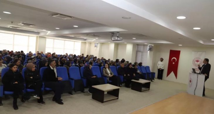 Burdur’da 165 kantin çalışanına hijyen eğitimi