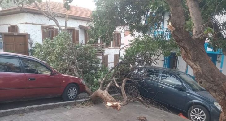 Antalya Kaş’ta fırtınanın izleri gün ağarınca ortaya çıktı