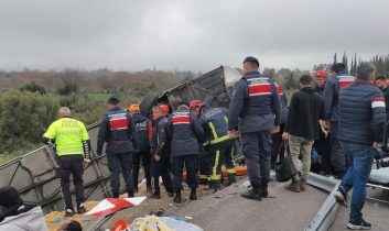 Antalya’da yolcu otobüsü devrildi: 8 ölü, 26 yaralı