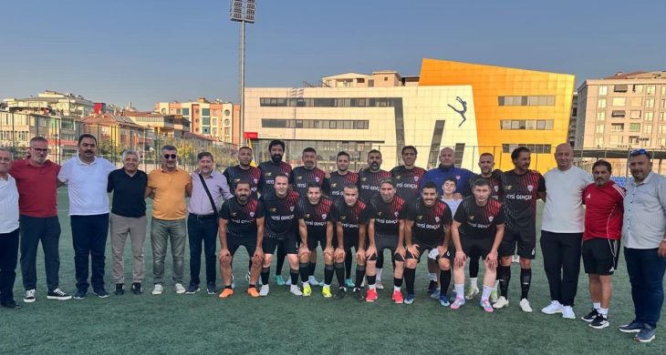 Van Masterler, Şöhretler Turnuvası’nda Şampiyonluk kupasını kaldırdı