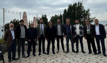Saadet partililer muhtarlarla kahvaltıda buluştu