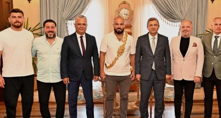 Vali Şahin, Kırkpınar Başpehlivanı Orhan Okulu’yu ağırladı