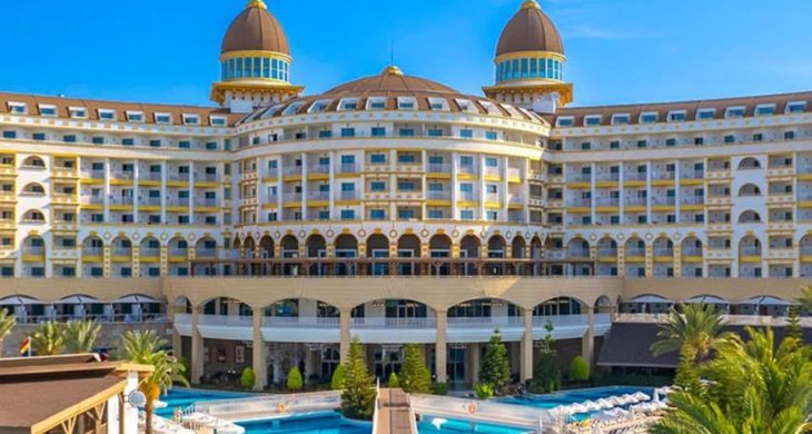 Antalya’da turist sayısı alarm veriyor: Belediyenin eksikleri krizi derinleştiriyor