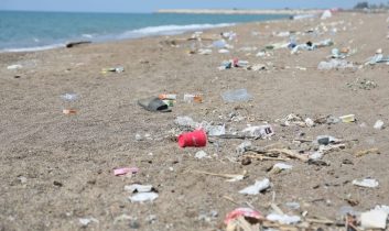 Kumköy Sahili’nde barakalar gitti, çöplük kaldı