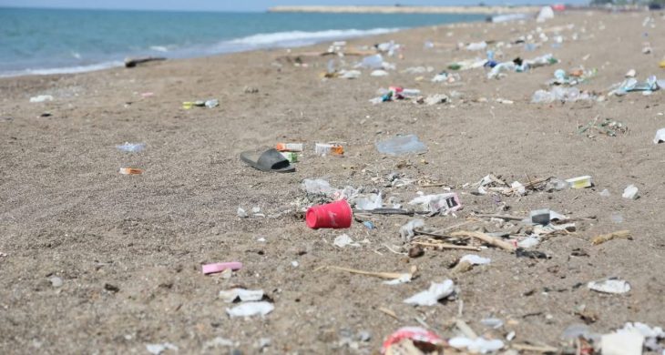 Kumköy Sahili’nde barakalar gitti, çöplük kaldı