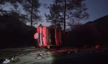 Serik Orman İşletme Müdürlüğü’ne bağlı arazöz kaza yaptı: 2 personel yaralı