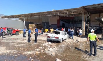 Demre’de toptancı halinde patlama: 1 ölü, 3 yaralı