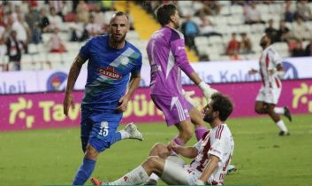 Antalyaspor, sahasında Rizespor’a 5-2 yenildi
