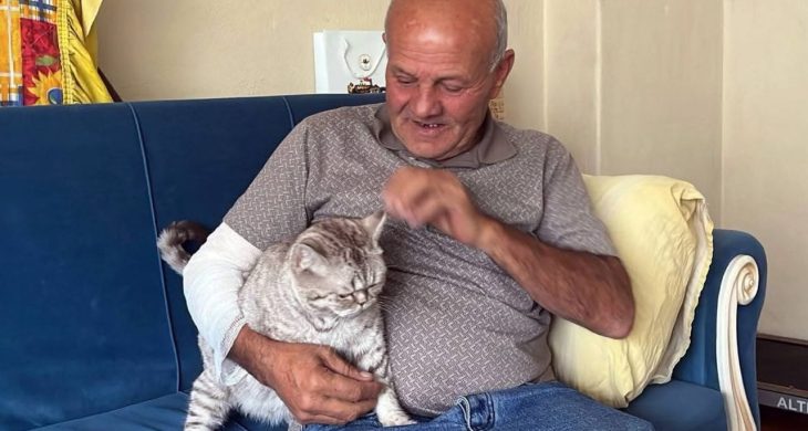 Kolunu ısıran köpeğe mama bırakıp hastaneye giden taksici: “Sevgimden vazgeçmem”
