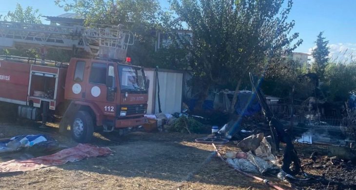 Serik’te ahır yangını: 1 koyun telef oldu, 3 koyun yaralandı