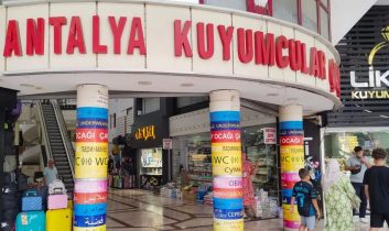 Altın fiyatları uçtu, Antalya kuyumcu çarşısı kilitlendi