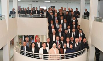 Kirazlıdere cam seyir terası, meme kanseri farkındalığına renk kattı