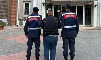 Uyuşturucu hükümlüsü jandarmadan kaçamadı