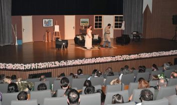 “Eyvah Yine Karıştı” adlı komedi oyunu tam not aldı