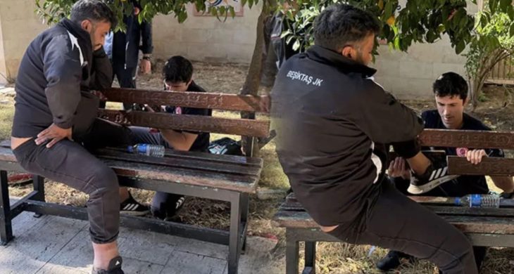 Uyurken bacağını banka sıkıştırdı, itfaiye kurtardı