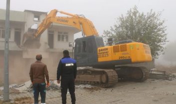 Batman’da Kaçak yapı yıkımlarına tepki: Depreme dayanıksız yapılarla mücadele edilsin