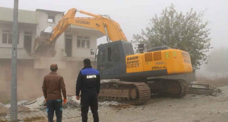 Batman’da Kaçak yapı yıkımlarına tepki: Depreme dayanıksız yapılarla mücadele edilsin