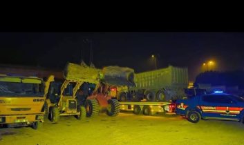 Antalya’da kum hırsızlarına gece operasyonu: 1 tutuklama, 8 araca el konuldu