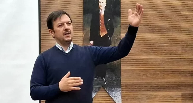 İlçe Milli Eğitim Müdürlüğünün “Okul müdürlerini”  bilgilendirme semineri