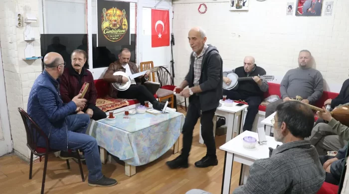 ”Oyun yok, gün boyu canlı müzik var”