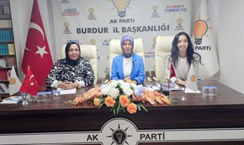 AK Parti MKYK üyesi Emine Aktaş’tan Burdur kadın kollarına ziyaret