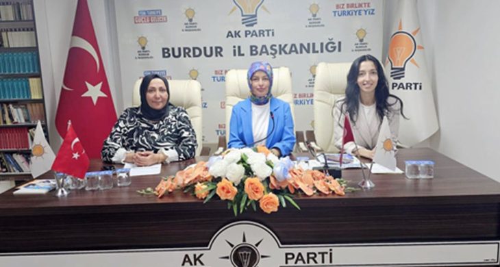 AK Parti MKYK üyesi Emine Aktaş’tan Burdur kadın kollarına ziyaret