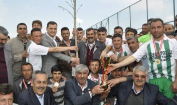 MHP Aksaray Milletvekili Adayı Yaldır Futbol Turnuvasına Katıldı