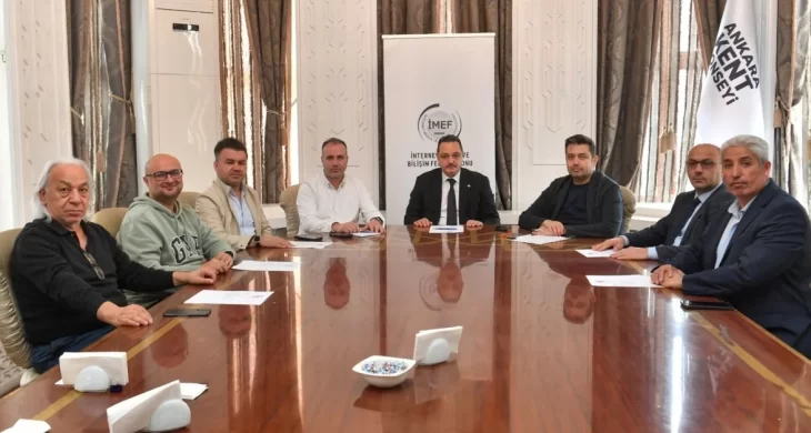 İnternet Medya ve Bilişim Federasyonu Yönetimi toplandı: Dijital farkındalık projeleri hayata geçirilecek
