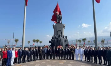 İskenderun’da Zafer Bayramı coşkusu