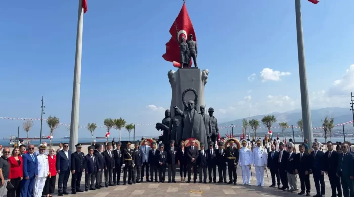 İskenderun’da Zafer Bayramı coşkusu