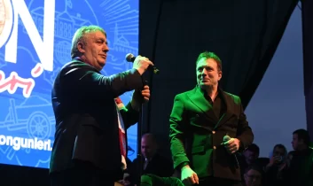 İsmail Türüt konuştu: O anda sahne karışmıştı, atkıyı görmedim