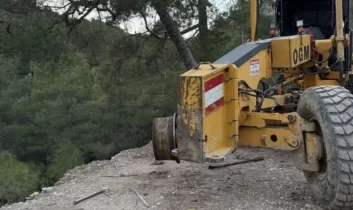 Isparta’da iş makinası tekerleği can aldı