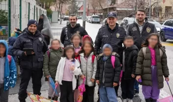 Isparta’da okul çevreleri didik didik arandı